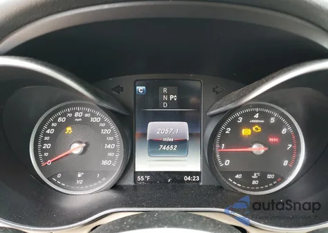 2016 Mercedes-Benz C 300 4Matic z USA, uszkodzony, nr VIN 55SWF4KB7GU171269